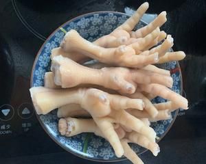 瘦肉雞腳湯的做法 步驟3
