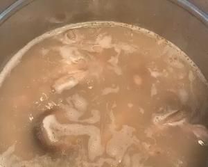 瘦肉雞腳湯的做法 步驟5