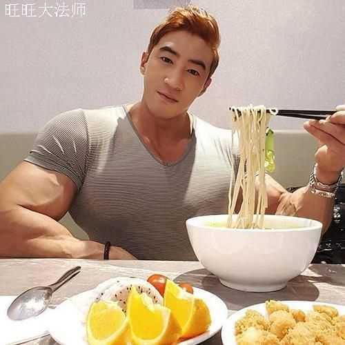 每周大吃大喝一次，對健身有什么影響？健身老手給你忠告