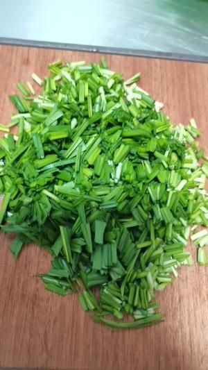 史上最簡單的韭菜做法，可以稱之為傻瓜菜譜！的做法 步驟1
