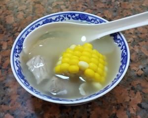 雪梨玉米瘦肉清湯(秋天去燥潤(rùn)肺的一碗湯)的做法 步驟3