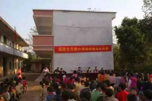 古天樂一部手機(jī)用八年 節(jié)儉的背后隱藏著什么