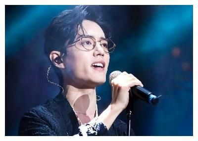 肖战瘦的让粉丝心疼，为拍戏瘦出尖下巴，直言减肥选对方法很重要