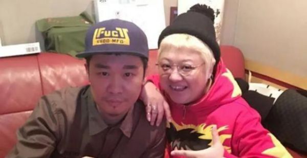 韓紅少年照曝光！53歲暴瘦40斤引發(fā)熱議 網(wǎng)友驚呼逆襲成功