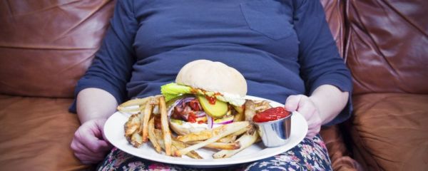 每天吃洋葱可以降血脂吗 血脂高的人要少吃这些东西 每天吃洋葱可以降血脂吗血脂高的人要少吃这些东西