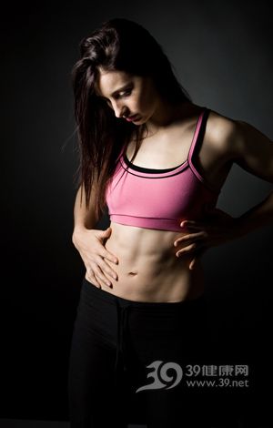 女性練肌肉
