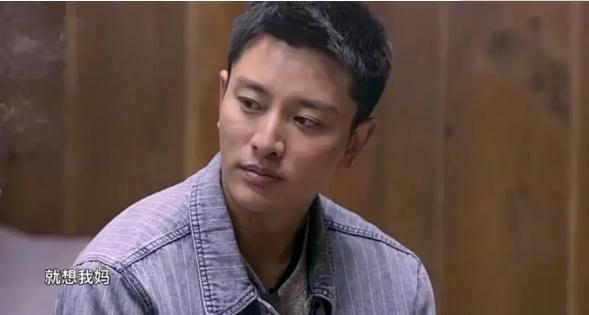 王源内心压力太大，每晚靠手机才能睡着，妈妈曾劝他退出娱乐圈！
