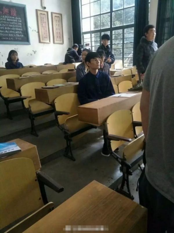 王凯瘦成纸片人怎么回事？帅气英俊外表不见，感觉一阵风就能吹跑