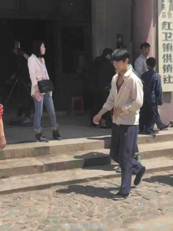 王凯瘦成纸片人怎么回事？帅气英俊外表不见，感觉一阵风就能吹跑