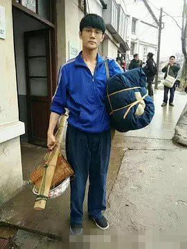 王凯瘦成纸片人怎么回事？帅气英俊外表不见，感觉一阵风就能吹跑