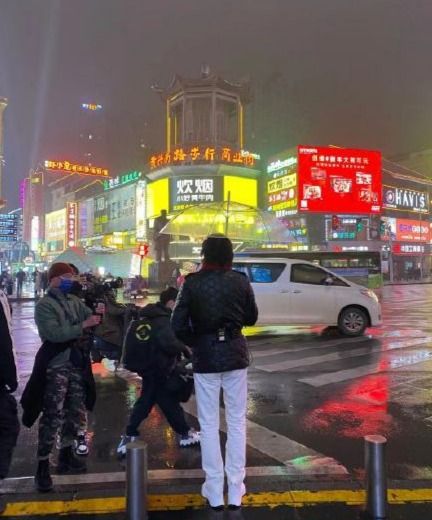 太勵(lì)志！導(dǎo)演陸川證實(shí)高曉松“暴瘦到單薄”
