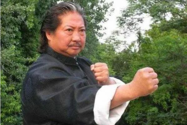 68歲洪金寶暴瘦只剩皮包骨頭，疑似身體惡化？