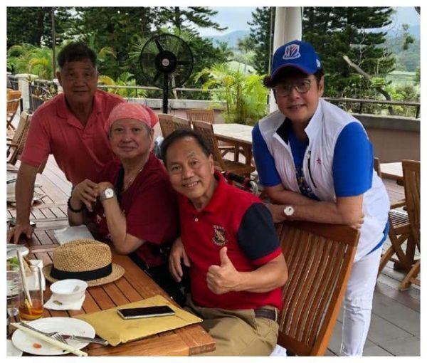 洪金寶怎么了？頭發(fā)花白瘦到脫相，小2歲譚詠麟?yún)s精神氣十足