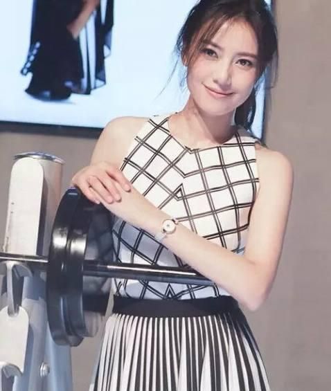 這真的是女神高圓圓嗎? 網(wǎng)友: 暴瘦成這樣簡直像換了個人!