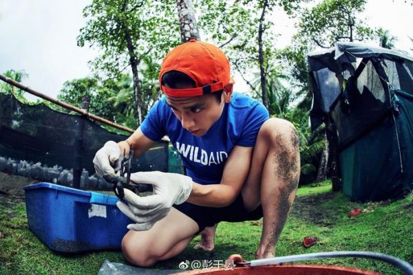 体重曾180斤的彭于晏,是怎么瘦下来的?答:坚持运动健身