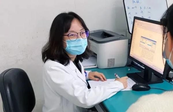 女高管不节食不运动，2个月暴瘦27斤！医生：麻烦了