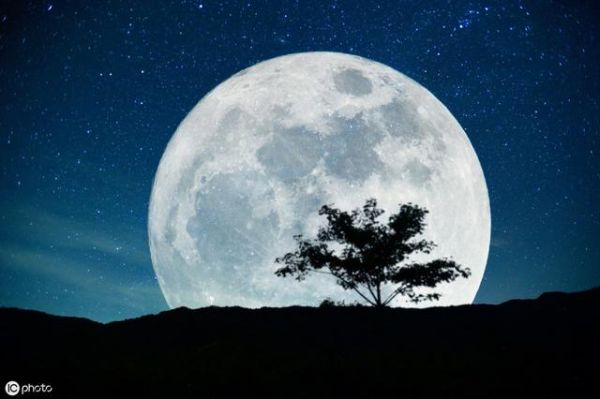 關(guān)于中秋節(jié)的好詞短句，精美的中秋祝福和中秋節(jié)文案詩詞