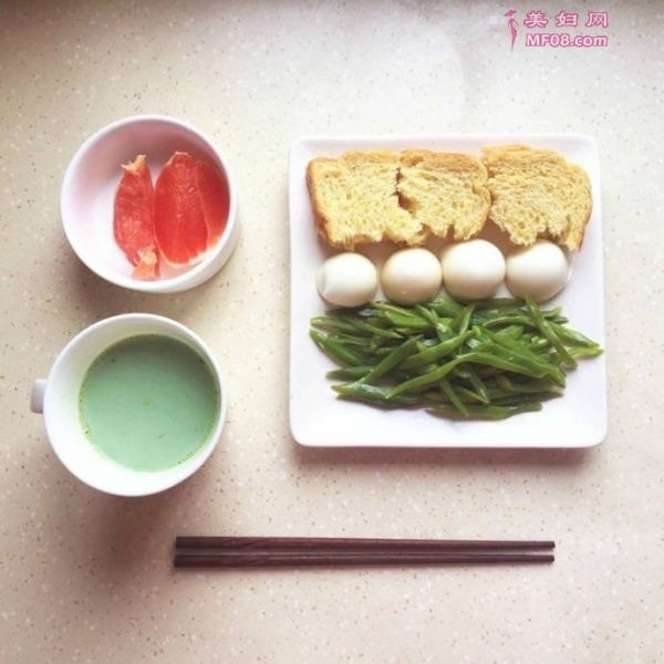 四季豆雞蛋面包紅柚
