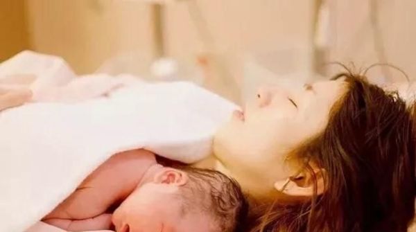 产妇坐月子暴瘦30斤，如何做到减脂不减奶的？过来人分享一下吧