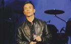 突传死讯！中国知名歌手去世，曾与同性男友交往11年