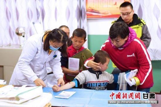 “安利健康行"扶貧公益活動(dòng)將愛(ài)心體檢送進(jìn)校園