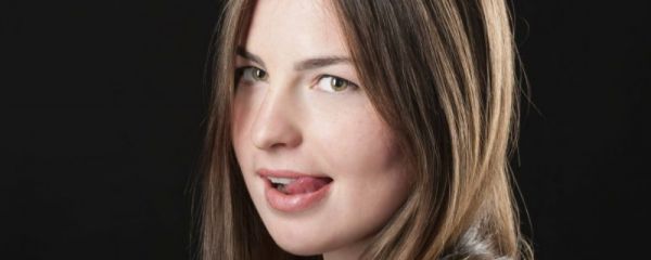 舌苔黄腻是怎么回事 舌苔黄腻是什么样 怎么从舌头看健康