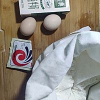 家常牛奶小油条的做法图解1