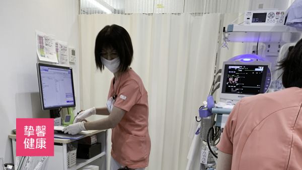 日本高級體檢服務(wù)人員與檢查醫(yī)師
