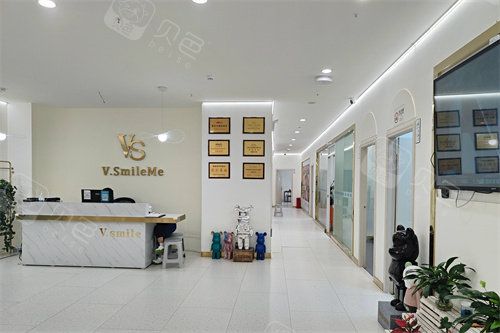 深圳科易白口腔大廳及走廊環(huán)境圖