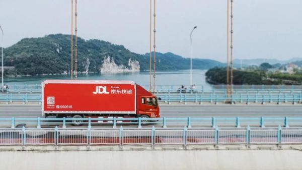 “JD has successfully created a perception amongst consumers that they are more dedicated to delivering products fresh and in optimal condition,