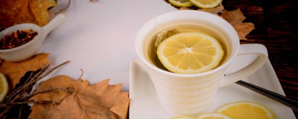 秋季泡腳好處 秋季泡腳有哪些好處 秋季用什么泡腳