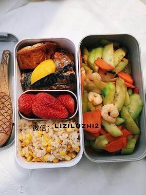 孕婦/孕期帶飯/盒飯/便當(dāng)搭配：紅燒靖魚+黃瓜蝦仁+玉米糙米飯+草莓的做法 步驟3