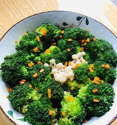 以西藍花瘦肉粥為你帶來健康生活(如何制作美味健康的以西藍花瘦肉粥)