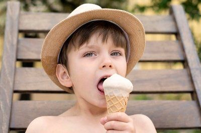 孩子多大可以吃冰淇淋（怎么吃才不影響健康）(3)
