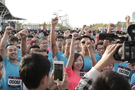 10公里馬拉松怎么跑？如醫(yī)生下藥般準確，看這里就兩步！
