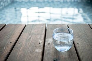 揭秘成年水杯品牌，如何選對你的健康伴侶