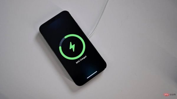 如何避免損害 iPhone 的電池健康