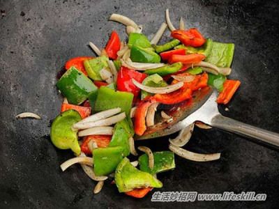 “炒青菜”和“煮青菜”哪種吃更健康？