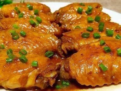 做鸡翅不要改花刀,教你一个诀窍,鸡翅鲜嫩多汁还入味,很简单