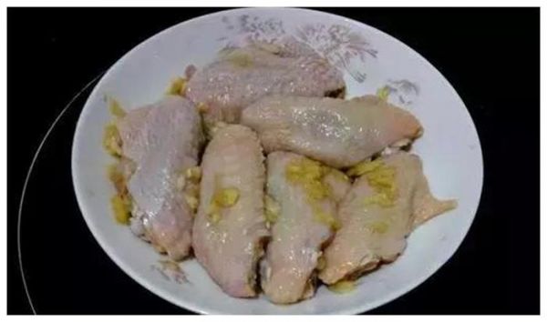 愛吃雞翅怕上火,這個(gè)做法清淡鮮美,多汁鮮嫩,好吃不上火