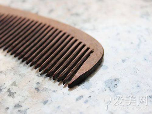  三大征兆預(yù)警頭皮健康！對(duì)癥解決秀發(fā)問題 