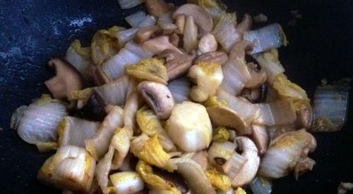 香菇白菜的营养与做法（美味又健康的佳肴/香菇）