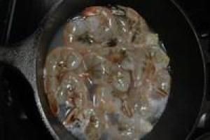 鲜甜Q弹的盐水虾-无油烟的健康菜的做法步骤 第2步