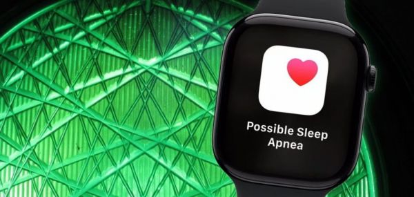 來自 iPhoneIslam.com Apple Watch 配有時尚的黑色表帶，在綠色幾何背景上顯示一條通知，上面寫著“可能的睡眠呼吸暫?！?，強調(diào)了檢測睡眠呼吸暫停對您的健康的重要性。