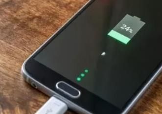 如何讓我的手機電池壽命更長？手機電量這么快耗盡？配圖