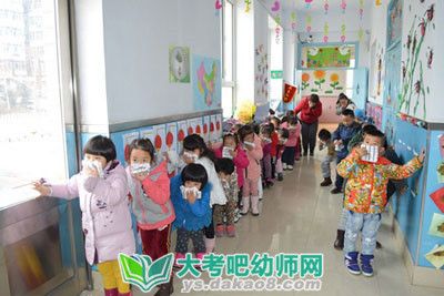 中班健康教案：迷眼了怎么办教案及教学反思配图二