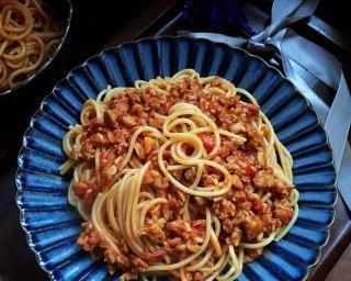 美味健康的雜蔬牛肉意面（以新鮮蔬菜搭配精選牛肉，讓你吃出健康與美味）
