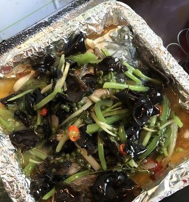 自制烤魚(yú)無(wú)油更健康的做法？如何保持魚(yú)肉鮮嫩？