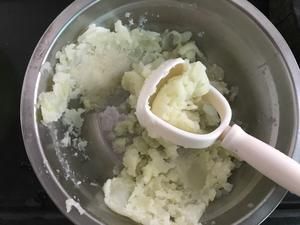 適合家有小孩的簡單營養(yǎng)早餐的做法 步驟1