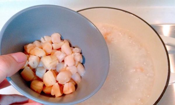 以瑤柱蝦米豬骨粥為主角的美味健康早餐（營養(yǎng)豐富、味道濃郁、健康可口）